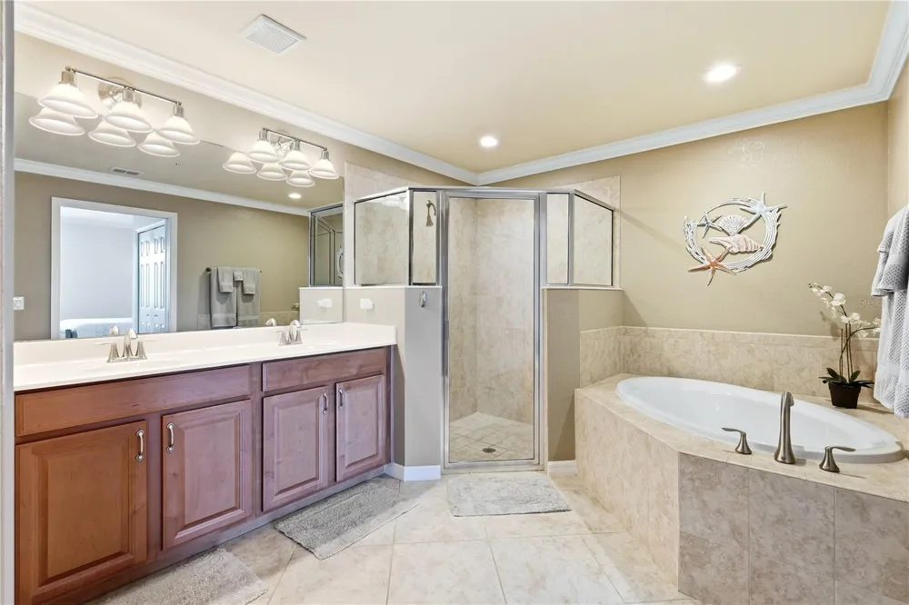 424 WINDING BROOK LANE #104 Bradenton, FL 34212