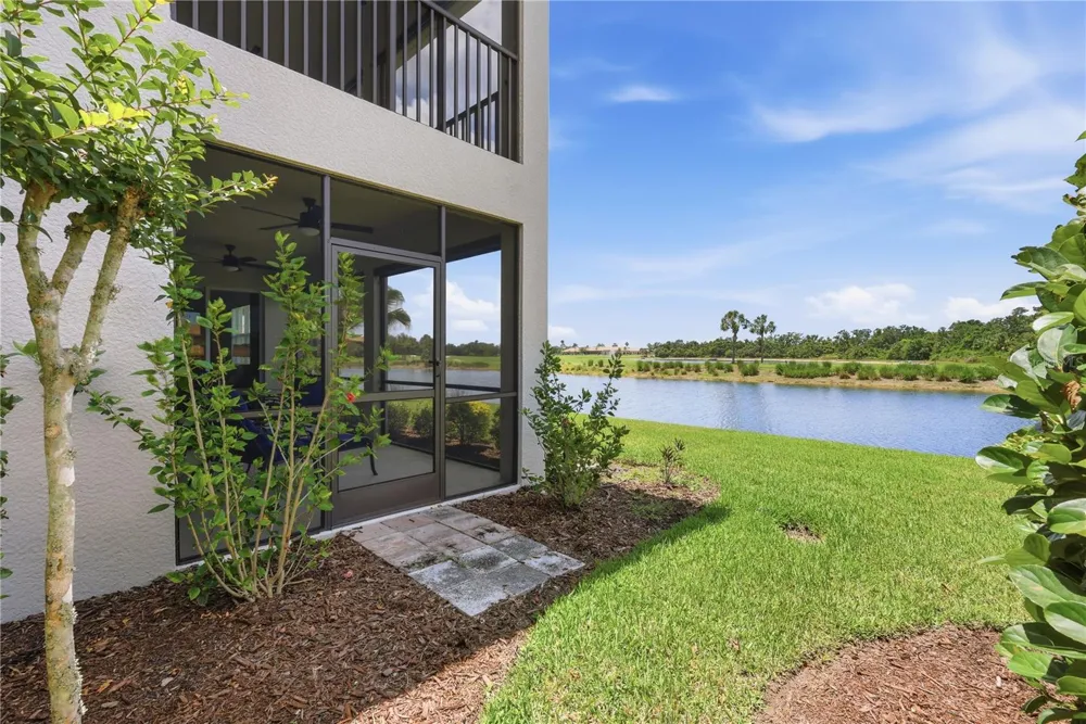 424 WINDING BROOK LANE #104 Bradenton, FL 34212