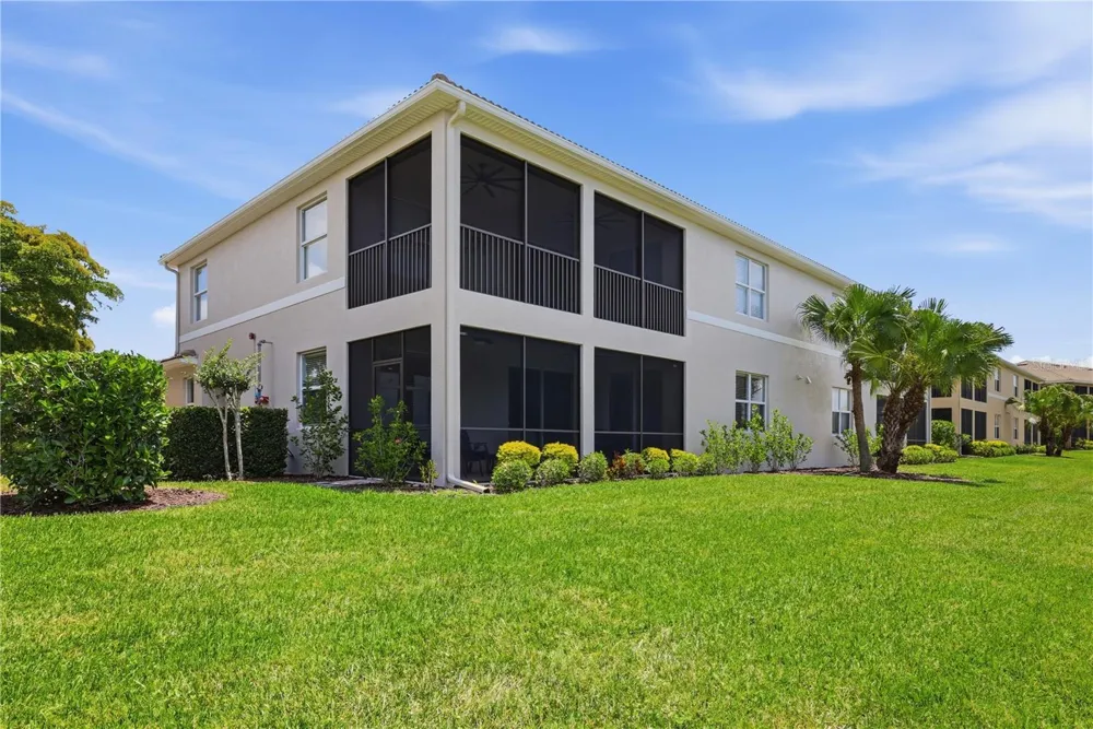 424 WINDING BROOK LANE #104 Bradenton, FL 34212