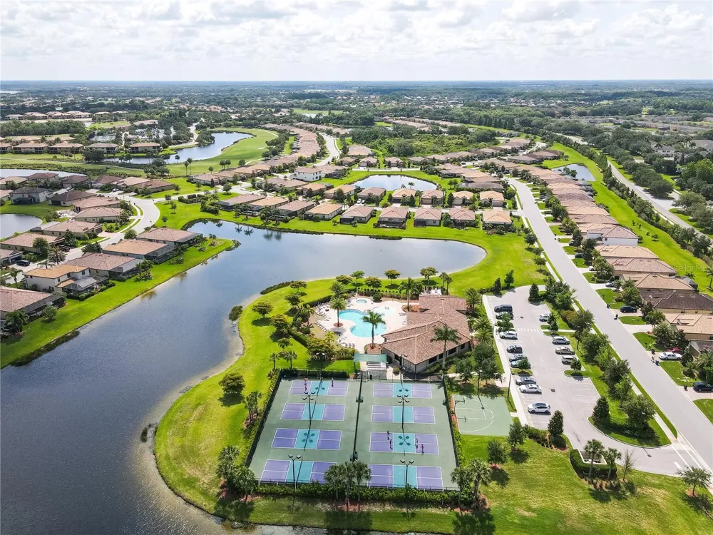 424 WINDING BROOK LANE #104 Bradenton, FL 34212