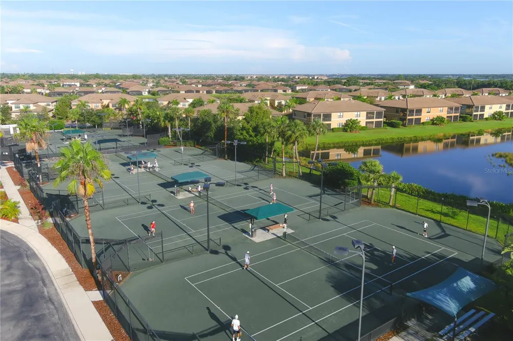 424 WINDING BROOK LANE #104 Bradenton, FL 34212