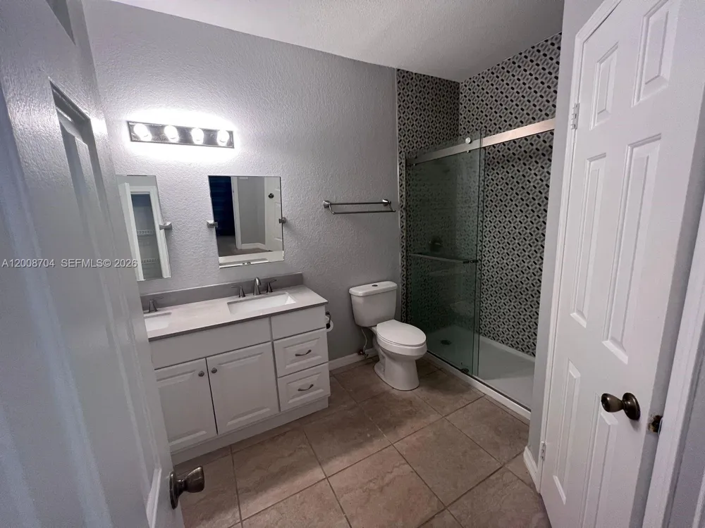 2544 Robert Trent Jones Drive #825 Orlando, FL 32835