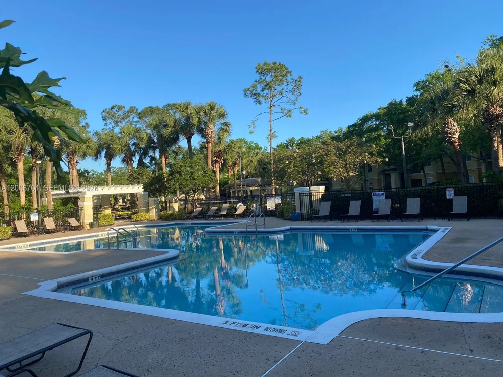2544 Robert Trent Jones Drive #825 Orlando, FL 32835