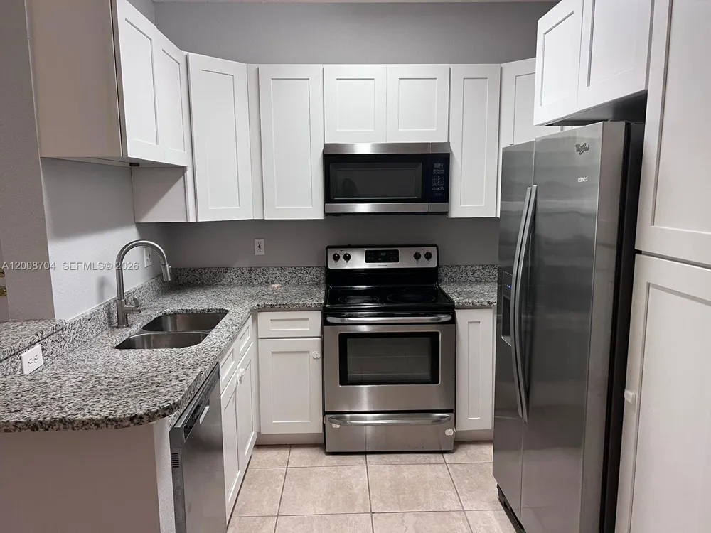 2544 Robert Trent Jones Drive #825 Orlando, FL 32835