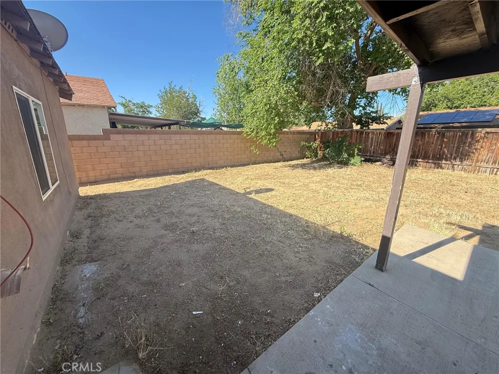 43051 Yew Street Lancaster, CA 93536