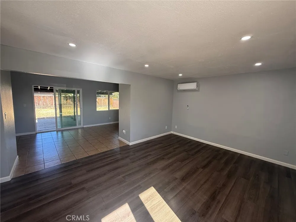 43051 Yew Street Lancaster, CA 93536