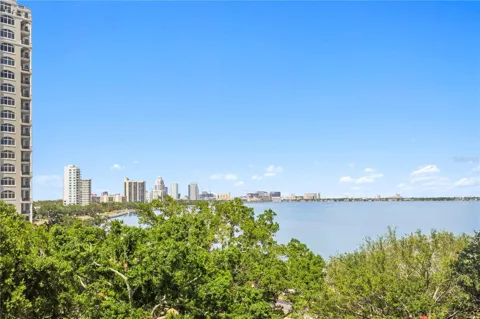 3301 BAYSHORE BOULEVARD #702E
