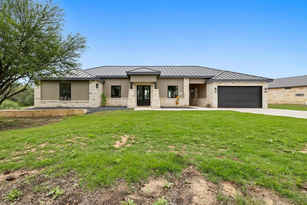 1463 Mountain Valley Drive Concan, TX 78838