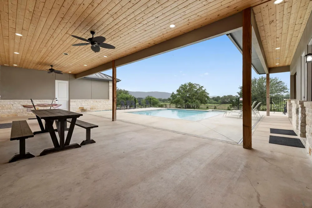 1463 Mountain Valley Drive Concan, TX 78838
