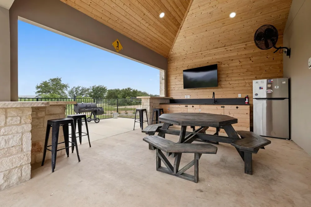 1463 Mountain Valley Drive Concan, TX 78838