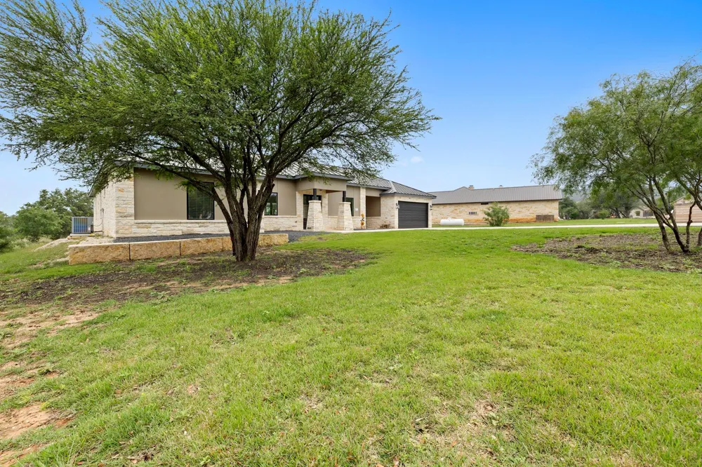 1463 Mountain Valley Drive Concan, TX 78838