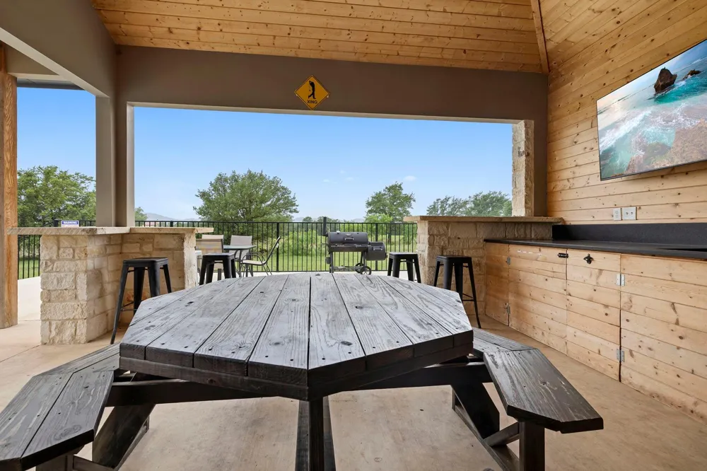 1463 Mountain Valley Drive Concan, TX 78838