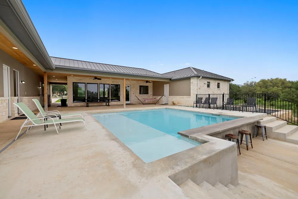 1463 Mountain Valley Drive Concan, TX 78838