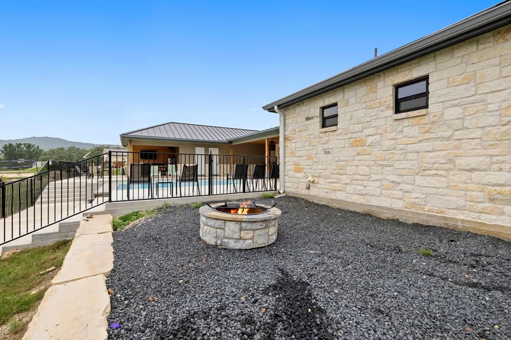 1463 Mountain Valley Drive Concan, TX 78838