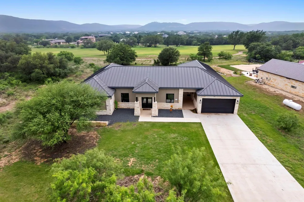 1463 Mountain Valley Drive Concan, TX 78838