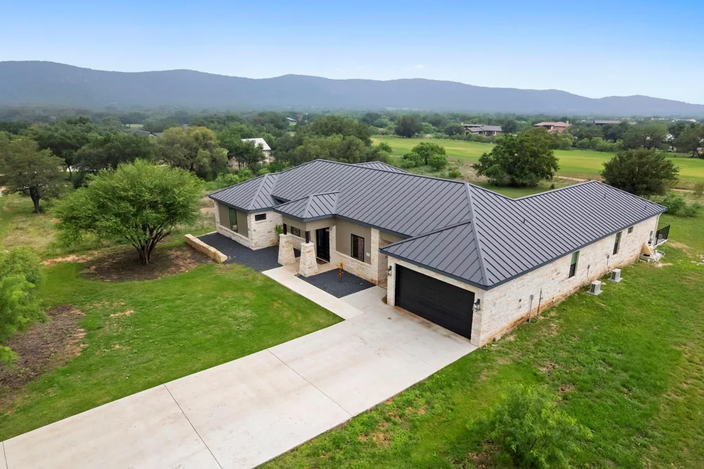 1463 Mountain Valley Drive Concan, TX 78838