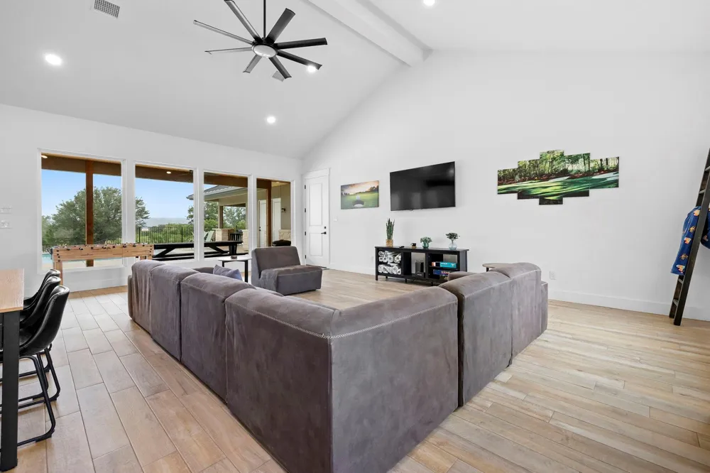 1463 Mountain Valley Drive Concan, TX 78838