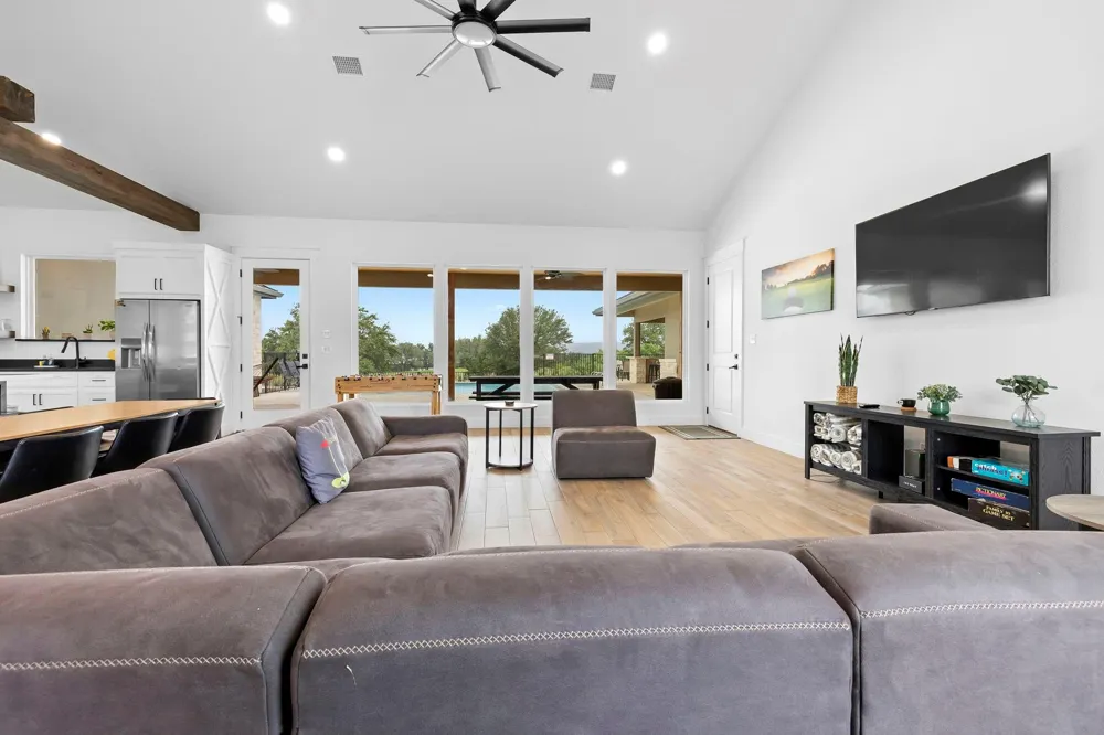 1463 Mountain Valley Drive Concan, TX 78838