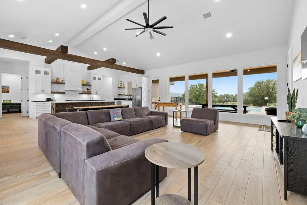 1463 Mountain Valley Drive Concan, TX 78838