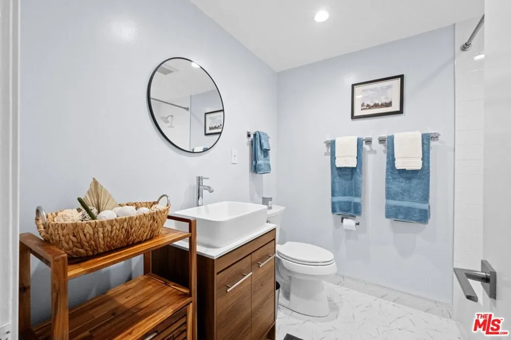 5951 Canterbury Drive #20 Culver City, CA 90230