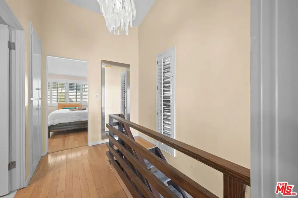 5951 Canterbury Drive #20 Culver City, CA 90230