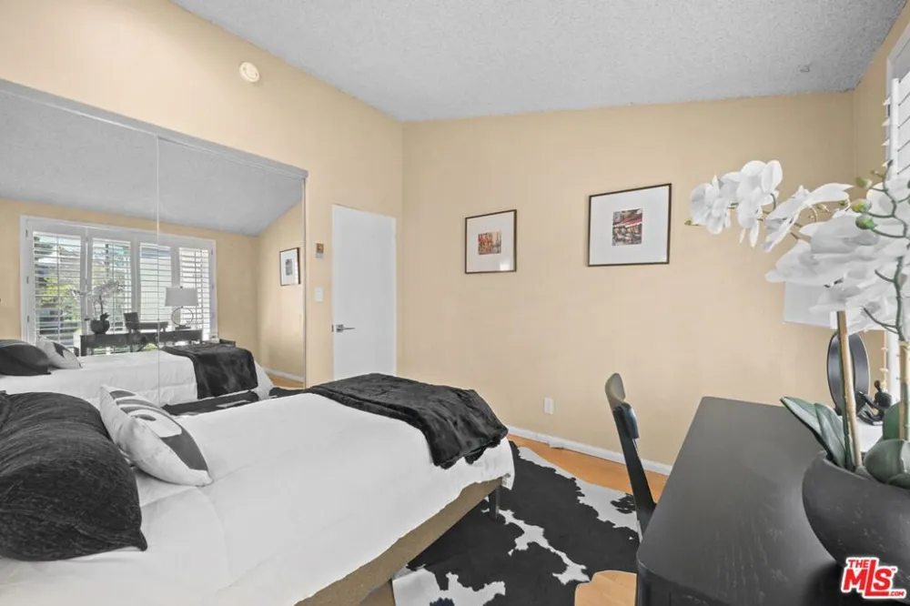 5951 Canterbury Drive #20 Culver City, CA 90230