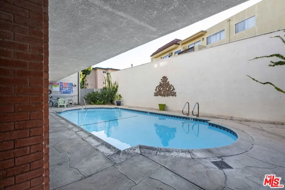 5951 Canterbury Drive #20 Culver City, CA 90230
