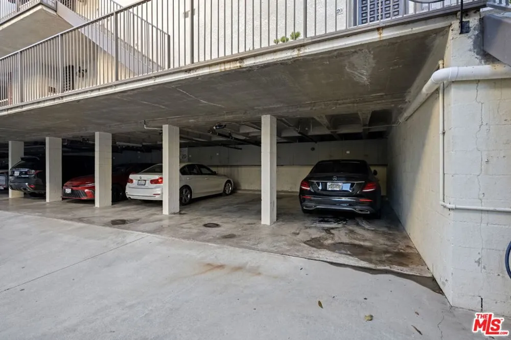 5951 Canterbury Drive #20 Culver City, CA 90230