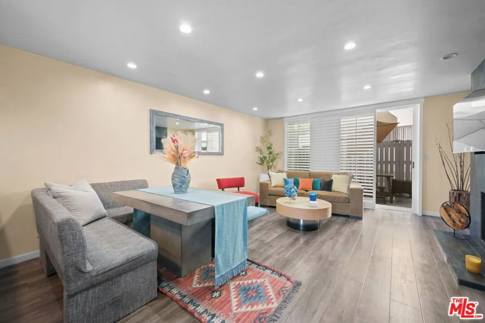 5951 Canterbury Drive #20 Culver City, CA 90230