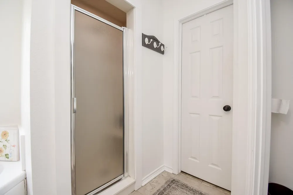 4427 County Road 382 Louise, TX 77455
