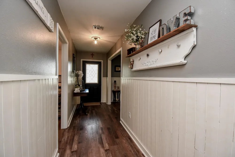 4427 County Road 382 Louise, TX 77455
