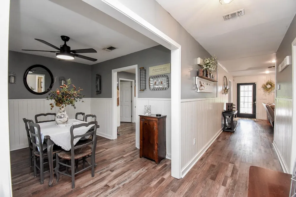 4427 County Road 382 Louise, TX 77455