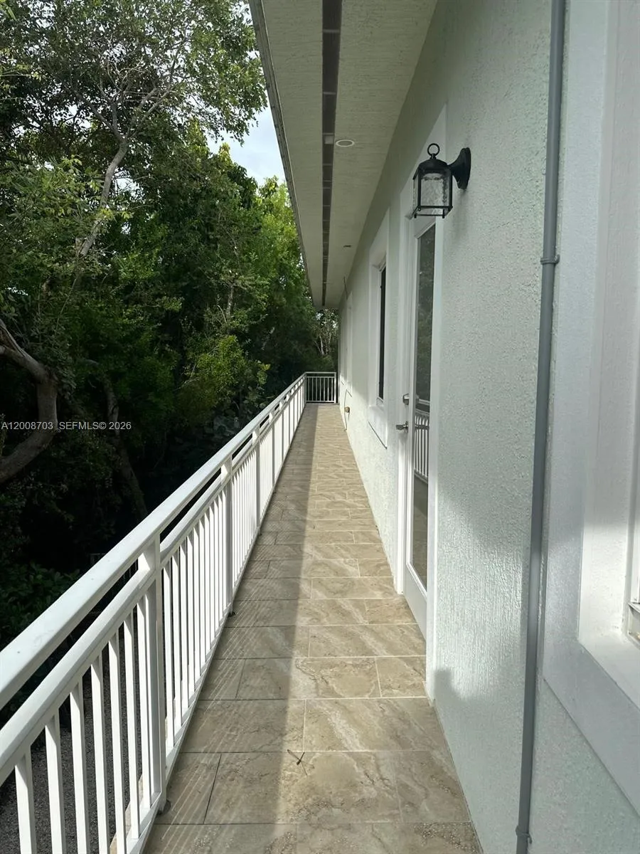 1019 Snapper Ln Key Largo, FL 33037