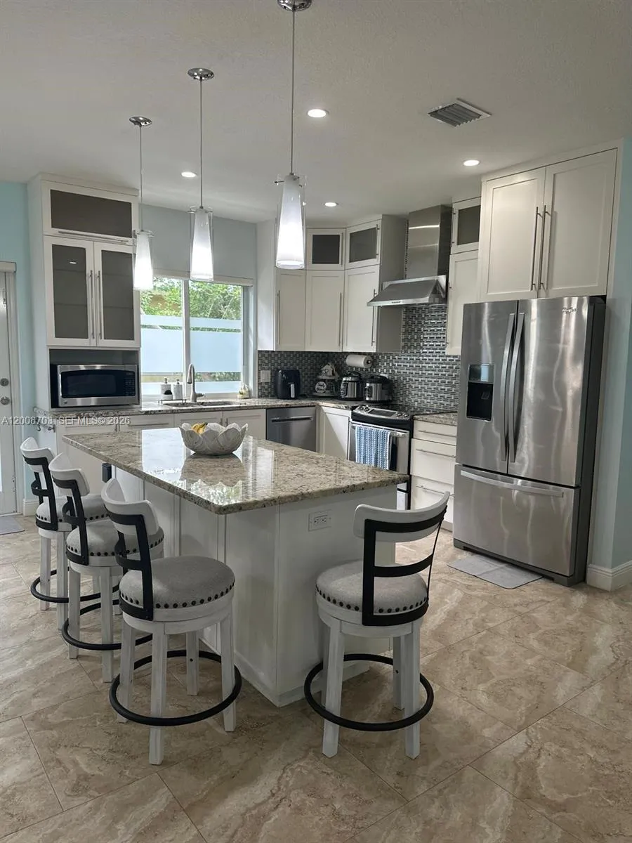 1019 Snapper Ln Key Largo, FL 33037