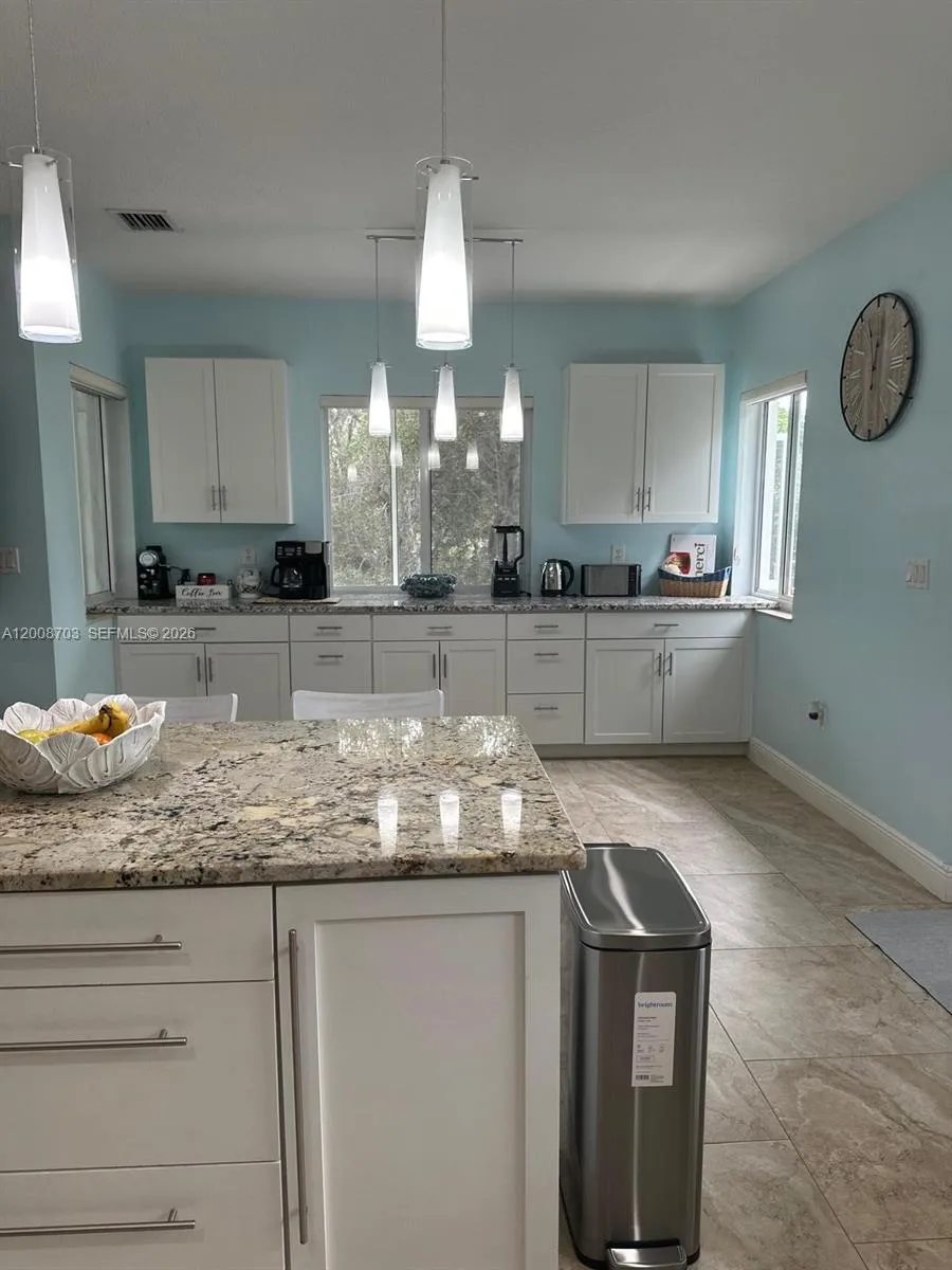 1019 Snapper Ln Key Largo, FL 33037