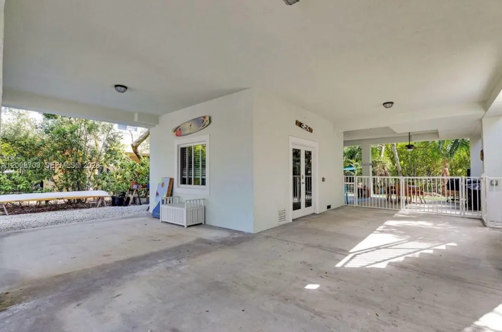 1019 Snapper Ln Key Largo, FL 33037