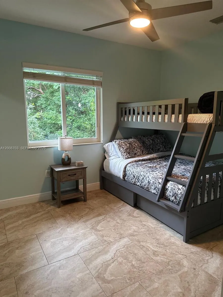 1019 Snapper Ln Key Largo, FL 33037