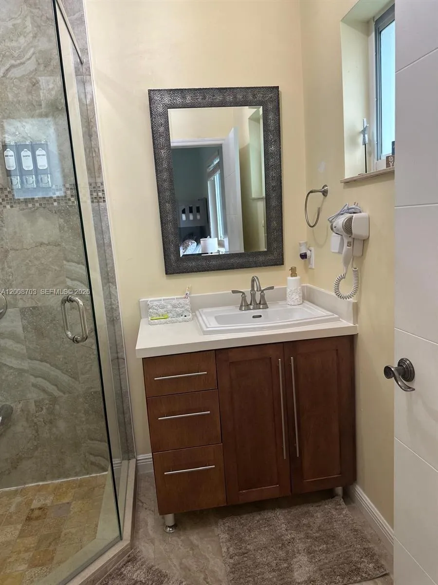 1019 Snapper Ln Key Largo, FL 33037