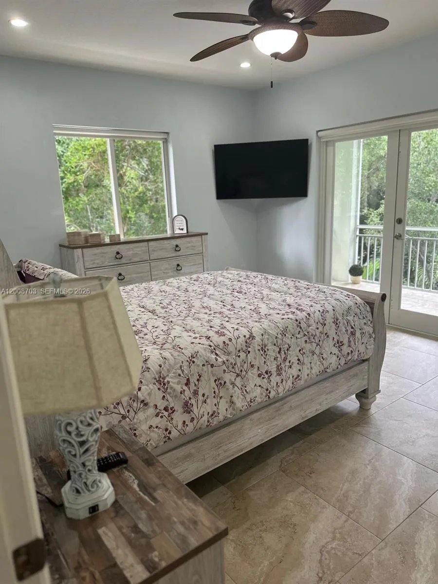 1019 Snapper Ln Key Largo, FL 33037