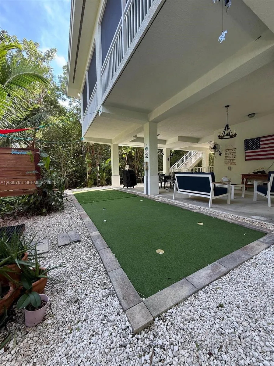 1019 Snapper Ln Key Largo, FL 33037