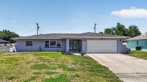 1305 SE 37TH TERRACE