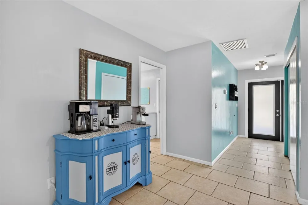 1305 SE 37TH TERRACE Cape Coral, FL 33904