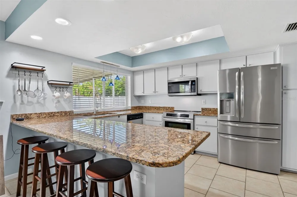 1305 SE 37TH TERRACE Cape Coral, FL 33904