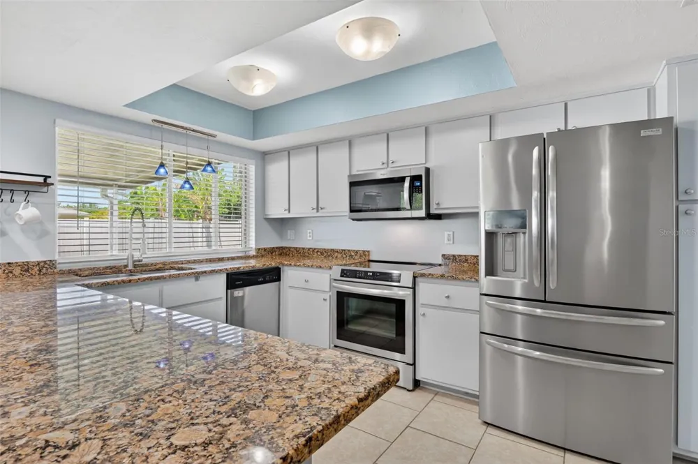 1305 SE 37TH TERRACE Cape Coral, FL 33904