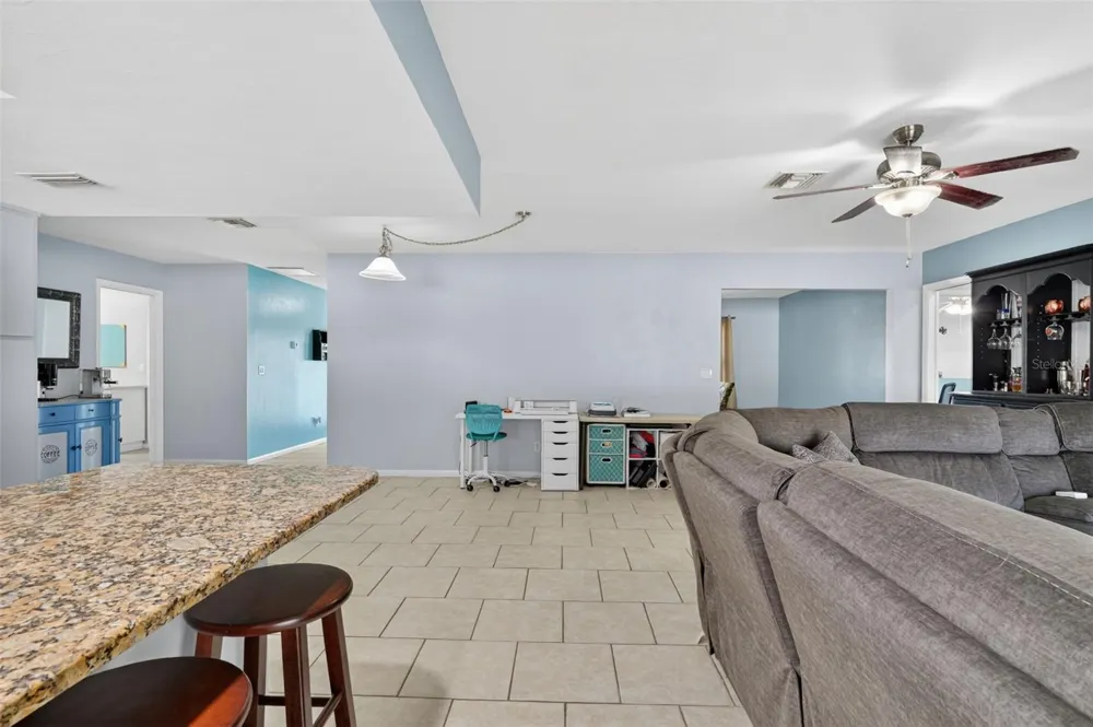 1305 SE 37TH TERRACE Cape Coral, FL 33904