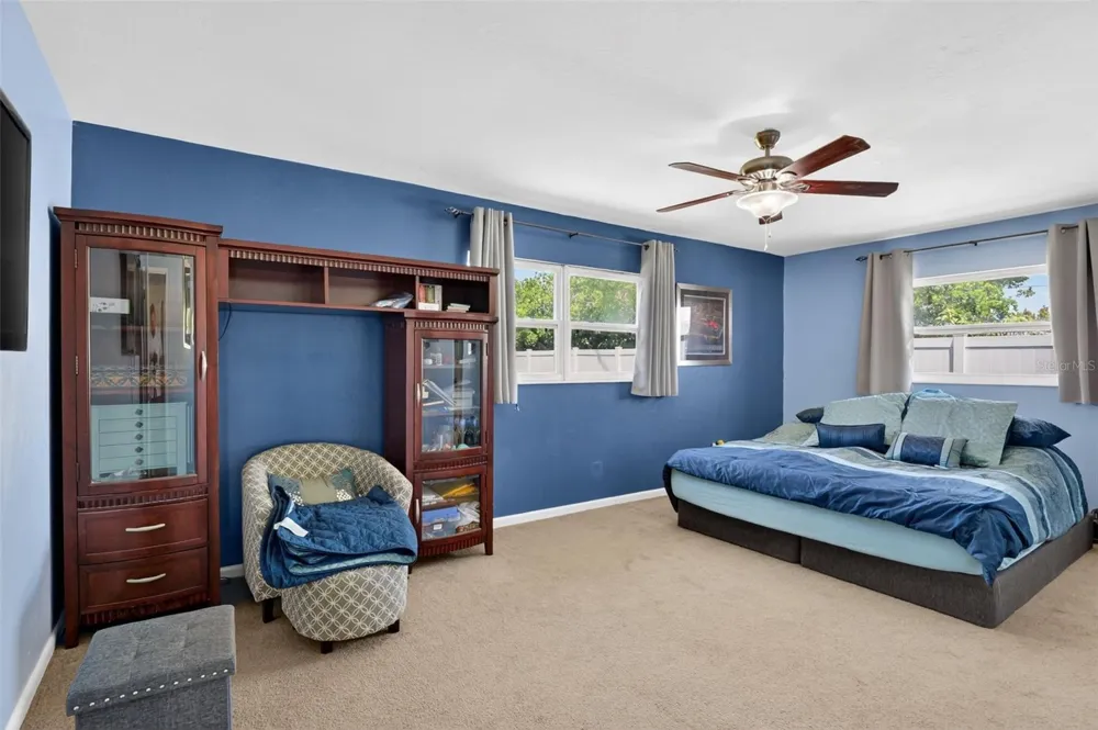 1305 SE 37TH TERRACE Cape Coral, FL 33904