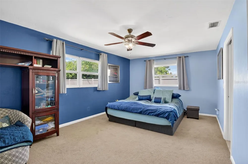 1305 SE 37TH TERRACE Cape Coral, FL 33904