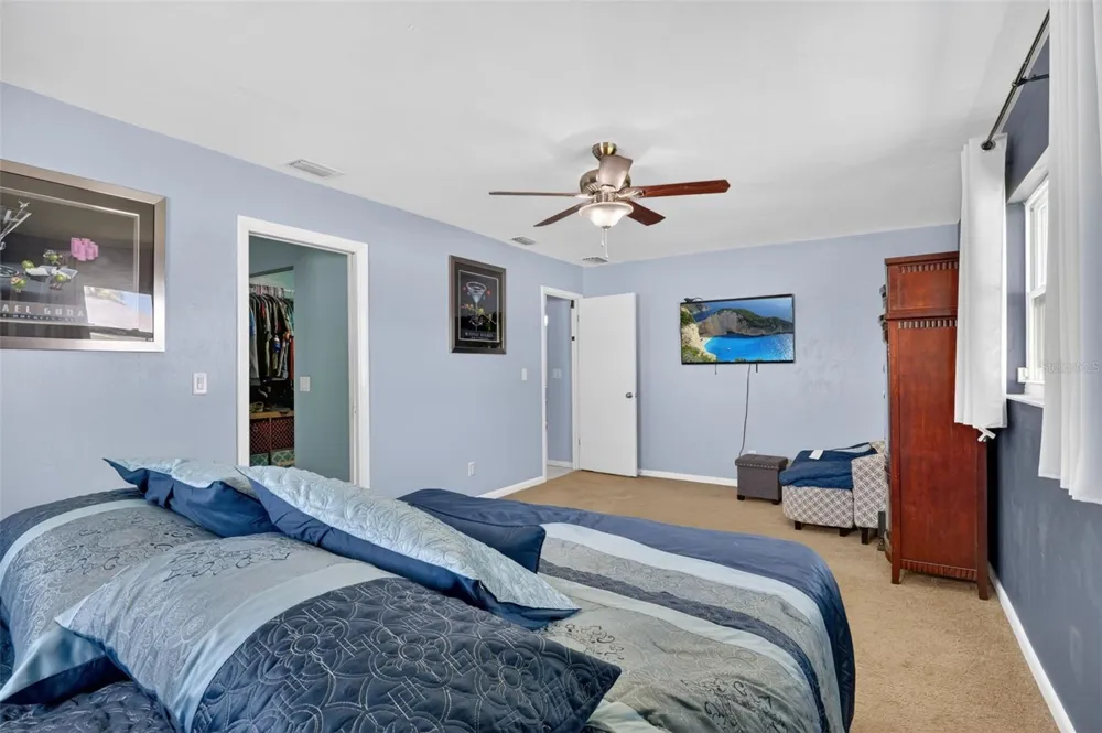 1305 SE 37TH TERRACE Cape Coral, FL 33904