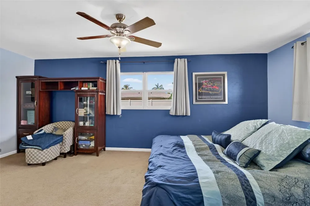 1305 SE 37TH TERRACE Cape Coral, FL 33904