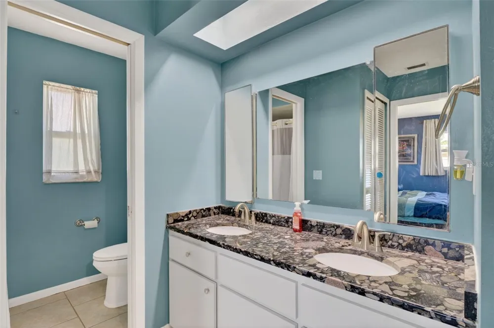 1305 SE 37TH TERRACE Cape Coral, FL 33904